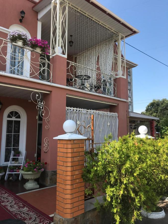 Отель Буржуа Ζιτόμιρ Εξωτερικό φωτογραφία
